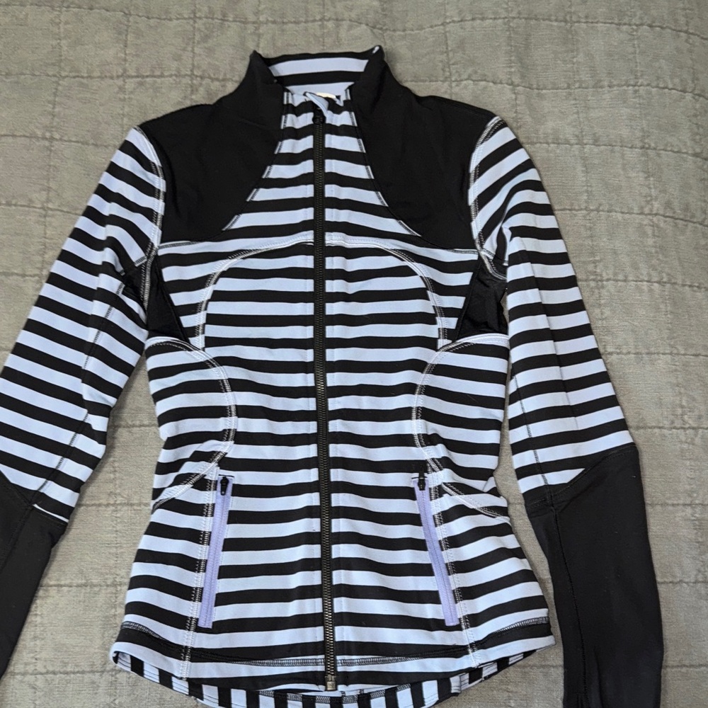 Lululemon zip jacket (pretty old..vintage??)
